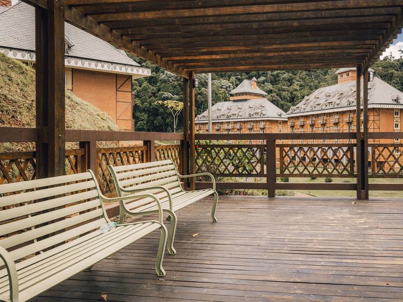 Finished deck builders job for a Eau Claire homeowner
