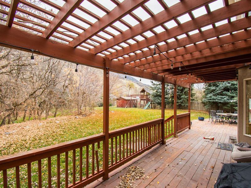 Deck builders job near Menomonie, WI